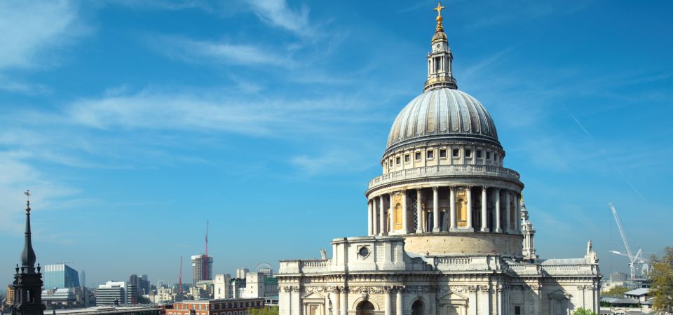 London: App-Based Walking Tour with 30 Stops - Borough Market, London Bridge, and the Great Fire Monument links