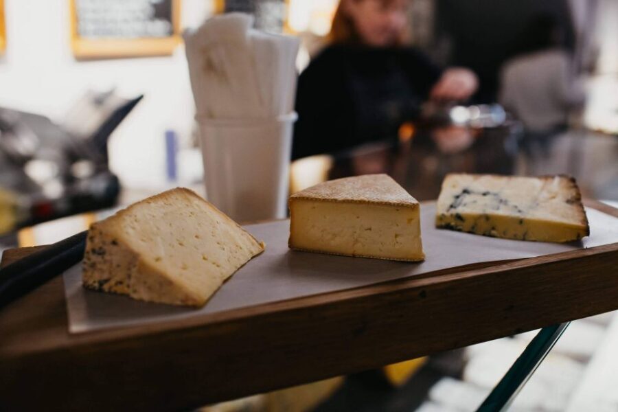London: Borough Market Food Tour with Local Guide - Aux Merveilleux de Fred: the French meringue sweet stop that breaks up the day