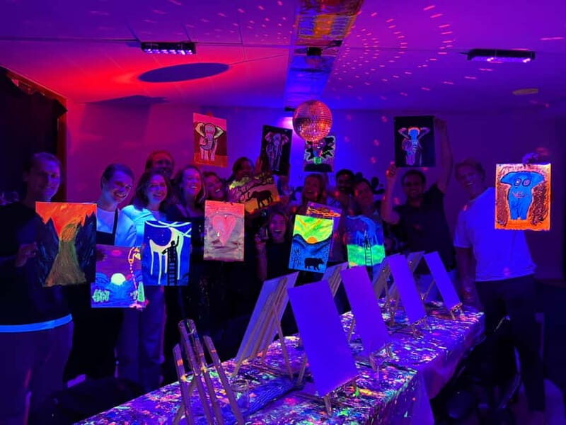 London: Bottomless Sip & Paint in the Dark - The Social Side: Great for Groups, Great for Solo People