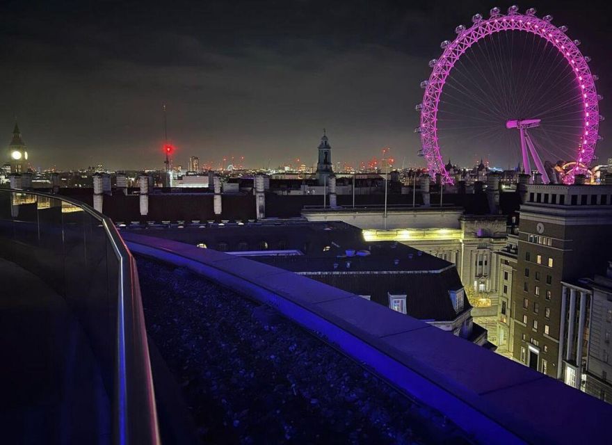 London Bridges Night Time Light Private Tour - Tower Bridge bascules: the most iconic moment of the night