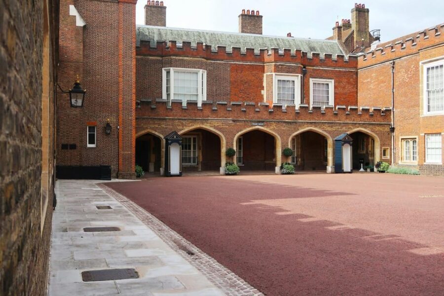 London: Buckingham Palace State Rooms & Royal Walking Tour - Inside Buckingham Palace State Rooms: what the audio-guided visit is really like