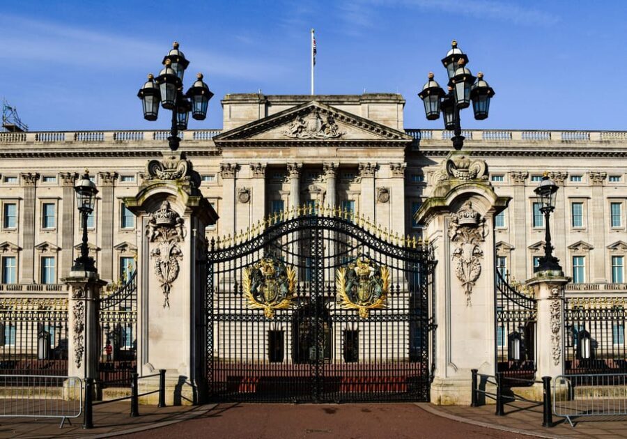 London: Changing of the Guard Experience and Landmarks Tour - Buckingham Palace to Big Ben: viewing landmarks without overplanning