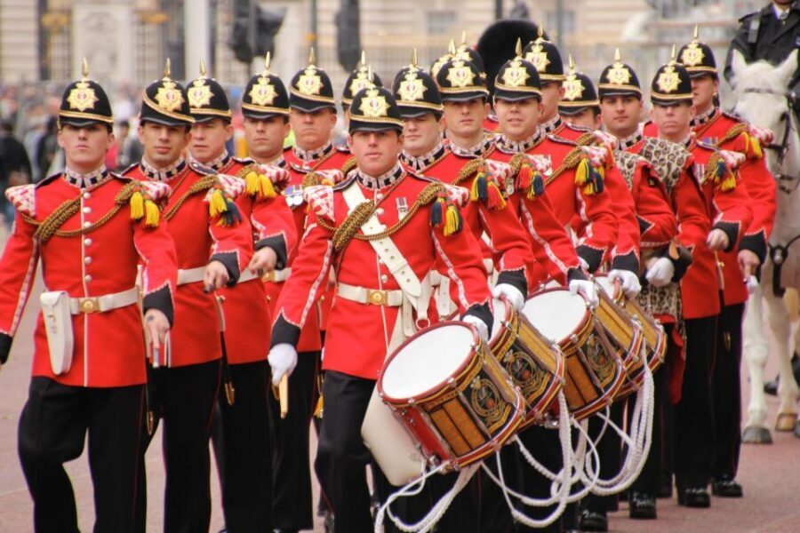 London: Changing of the Guard Private Group or Family Tour - Price and value: is $412 per group actually fair?
