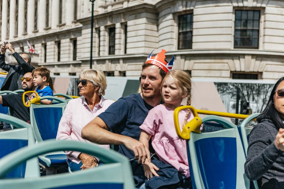London: Children's Open Top Bus Tour - What the live English commentary feels like for kids (and adults)