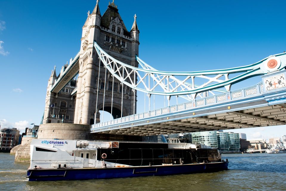 London: Christmas Day Sightseeing Cruise - Getting On at Westminster Millennium Pier (and Why Early Matters)
