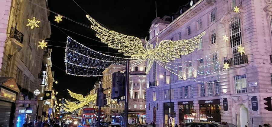 London: Christmas Lights Self Guided Walking Tour - Price and value: is $9.99 worth it?