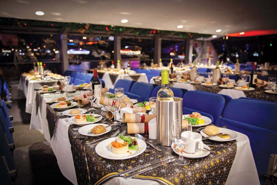 London: Christmas Party Dinner Cruise - DJ party mode: Christmas classics and dance time