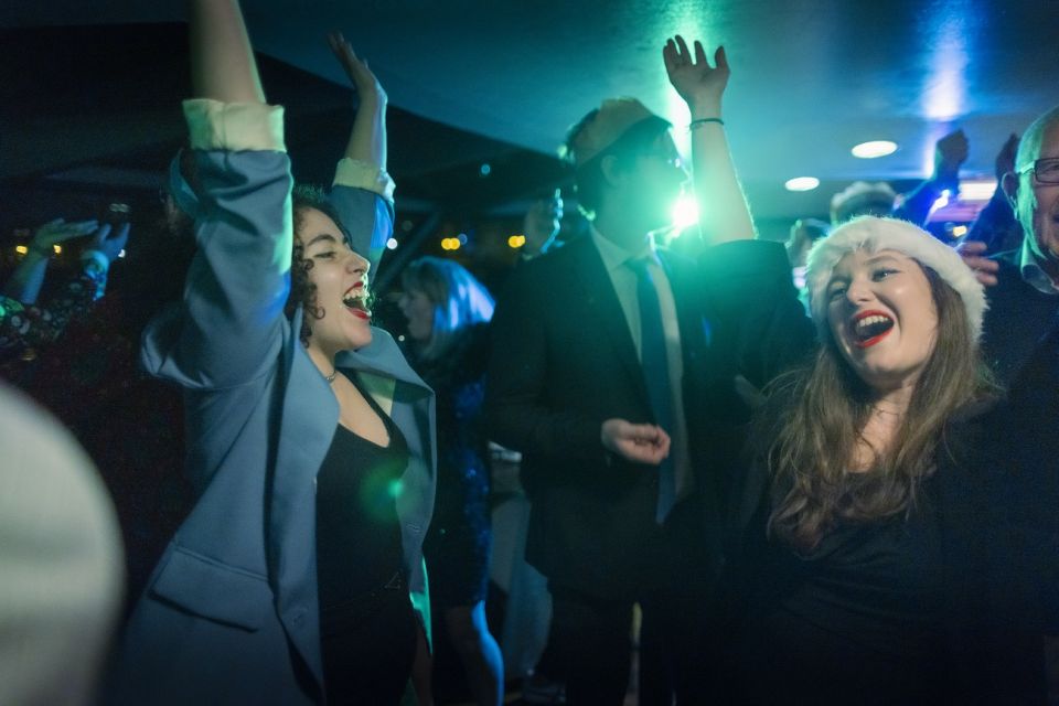 London: Christmas Party Dinner Cruise - Getting there: Tower Millennium Pier and the 20-minute buffer