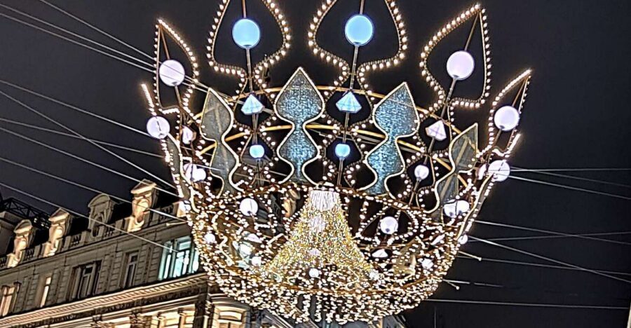 London Christmas Sparkle Walking Tour Small Group - Regent Street angels and the easiest way to do the biggest Christmas light moments