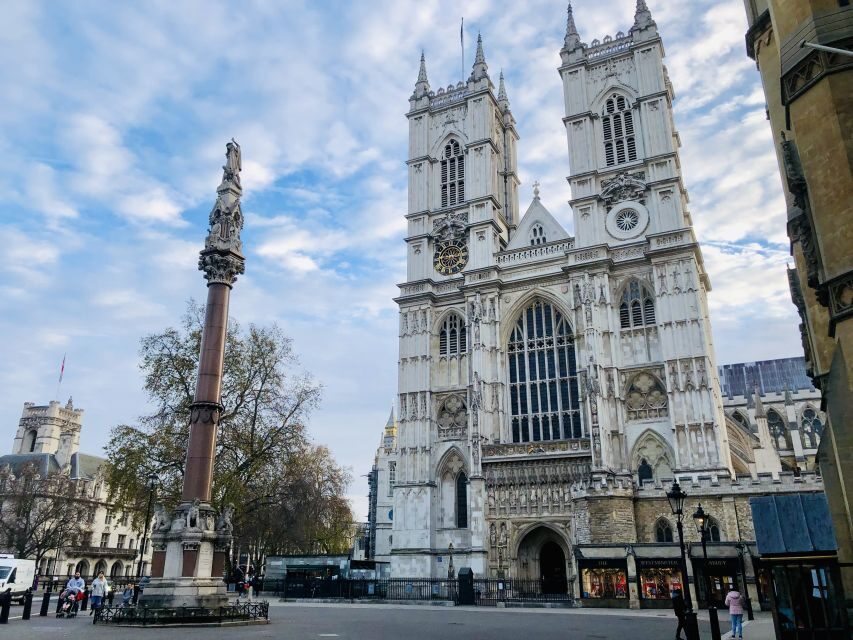 London: Churchill War Rooms & WW2 Westminster Private Tour - What life was like underground: eating, sleeping, working under bombs
