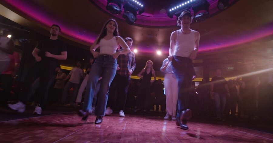 London: Country Music Party with Line Dancing, Two-stepping - How the 2-hour session actually works