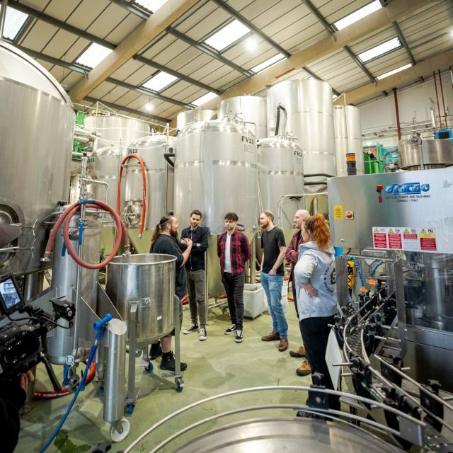 London: Craft Brewery Tour with Tasting of 4 Beers - Discounts that make a second round smarter