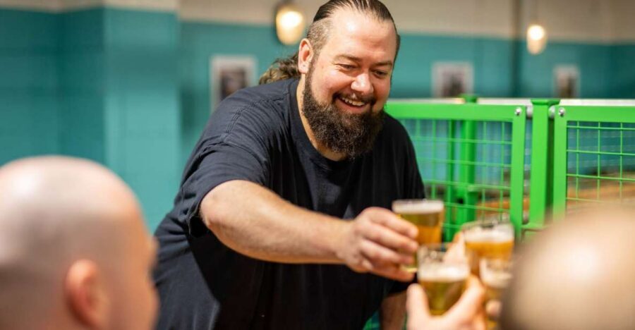 London: Craft Brewery Tour with Tasting of 4 Beers - The 90-minute flow: what happens during the tour