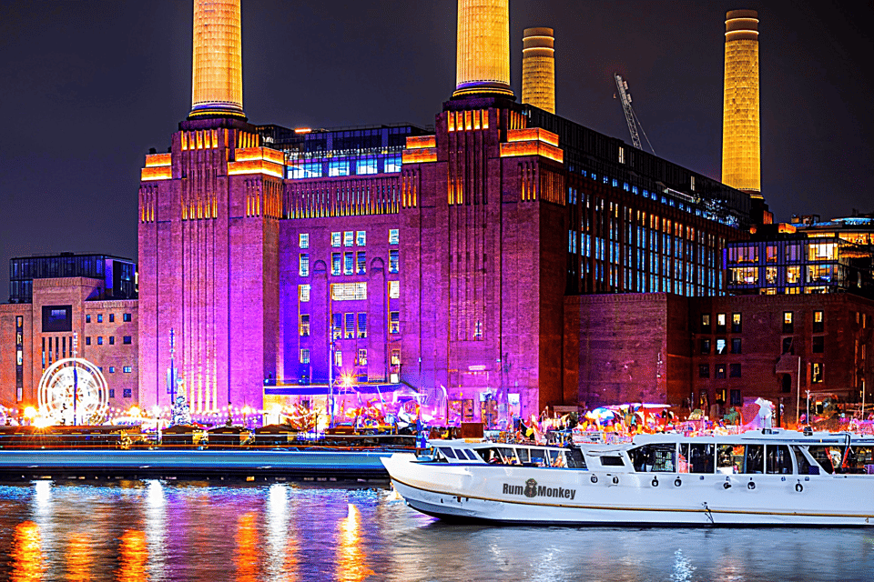 London: Dark Comedy on Iconic Battersea Barge - Battersea Barge at night: why this venue works so well