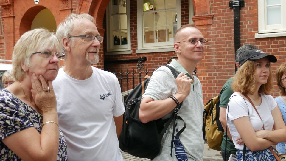London: Downton Abbey Guided Walking Tour - Edith, Gregson, and the London Residence Connection