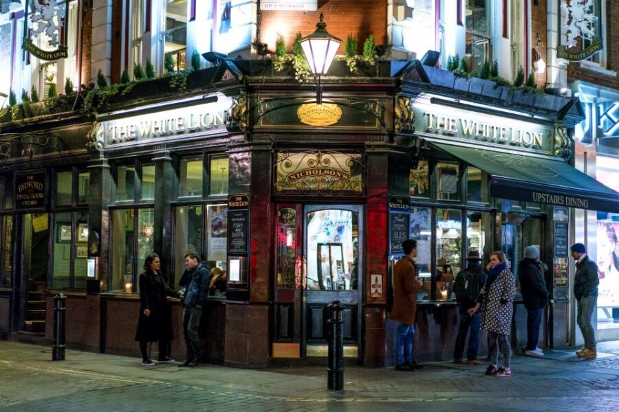 London: East End British Food & Drinks Private Walking Tour - The English pie finale: why meat pie still matters