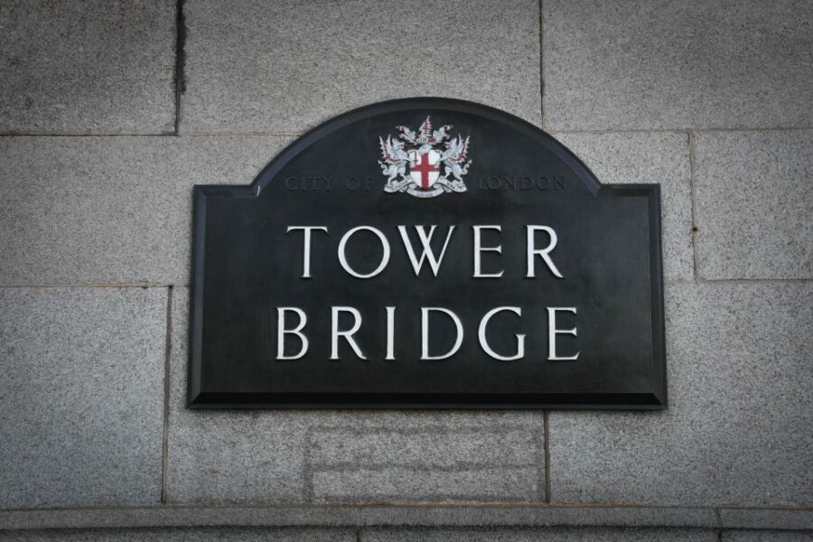 London: Explore The Tower of London & Tower Bridge! - Westminster Abbey stop: short timing, big payoff