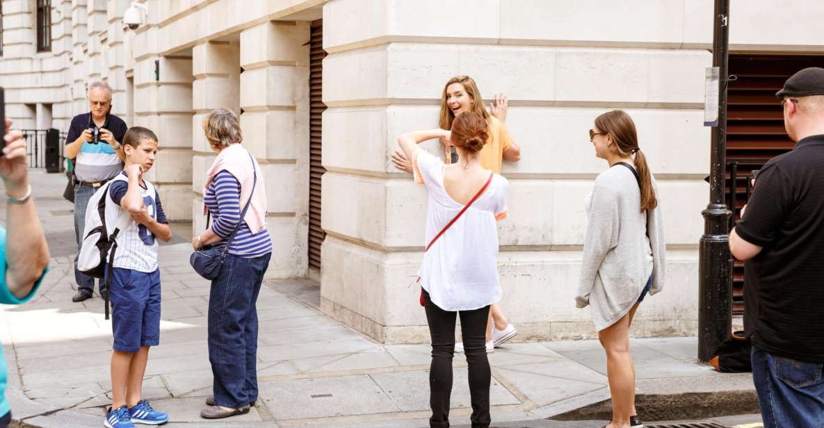 London: Guided Harry Potter Coach Tour of Locations - Leaky Cauldron entrance walk with Hagrid and Harry context