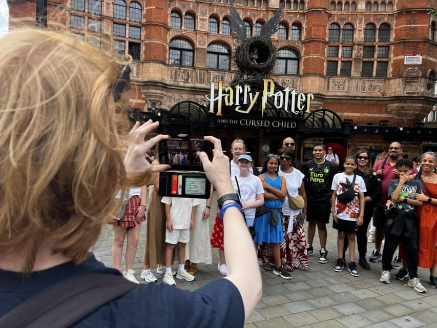 London: Harry Potter Tour and London Bridge Tombs Experience - House of Spells and wizard shopping time that won’t eat your whole day