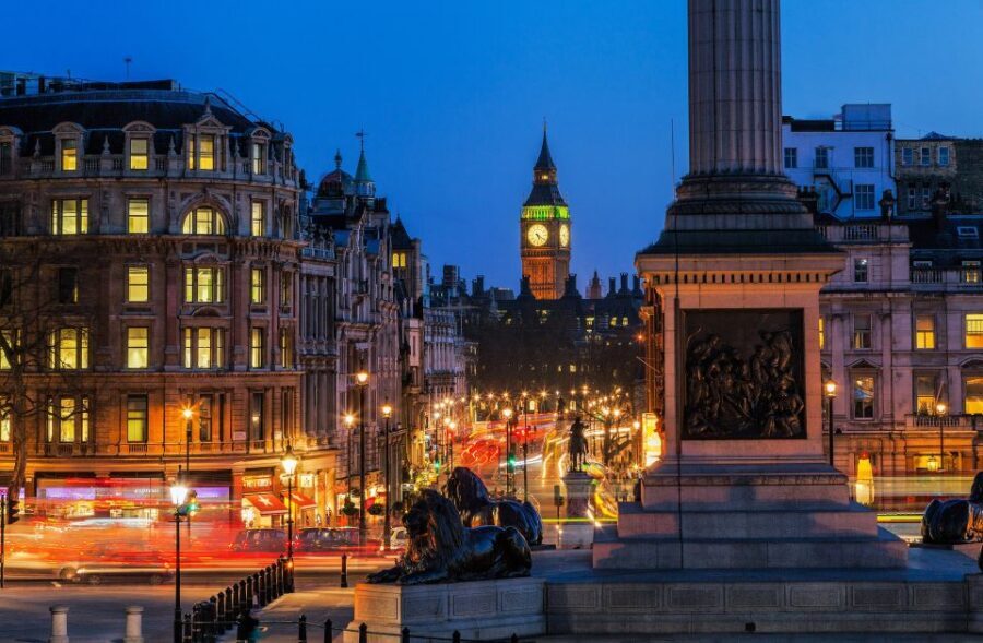 London: Harry Potter Walking Tour and Tower of London Entry - From Platform 9¾ to the Tower: a fun London combo