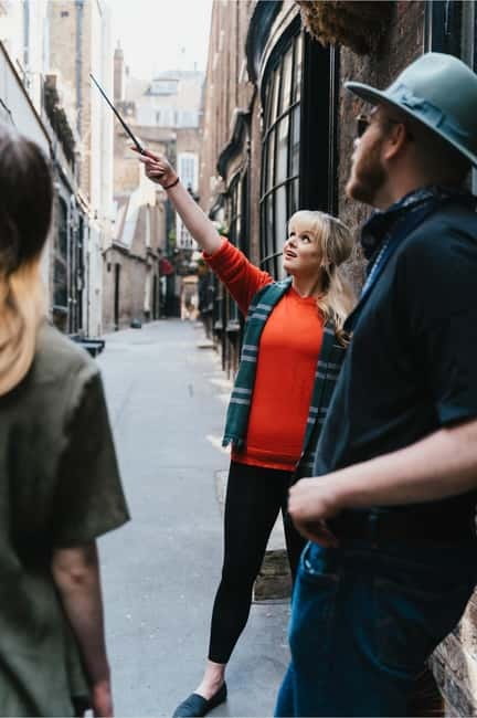 London: Harry Potter Walking Tour (& Bottle of Butterbeer) - A Underground interlude: the Knight Bus moment