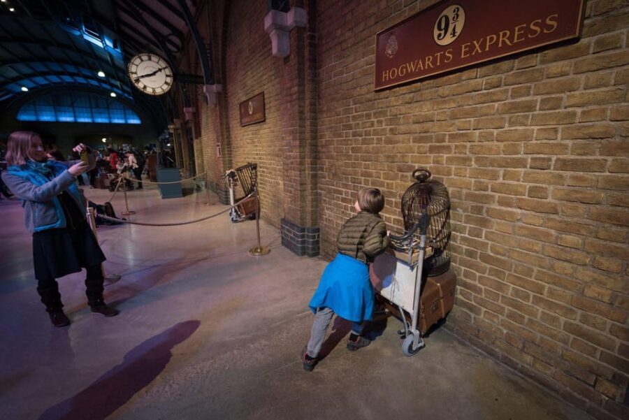 London: Harry Potter Walking Tour & London Eye Entry Ticket - House of Spells: Shopping Time With Included Discounts