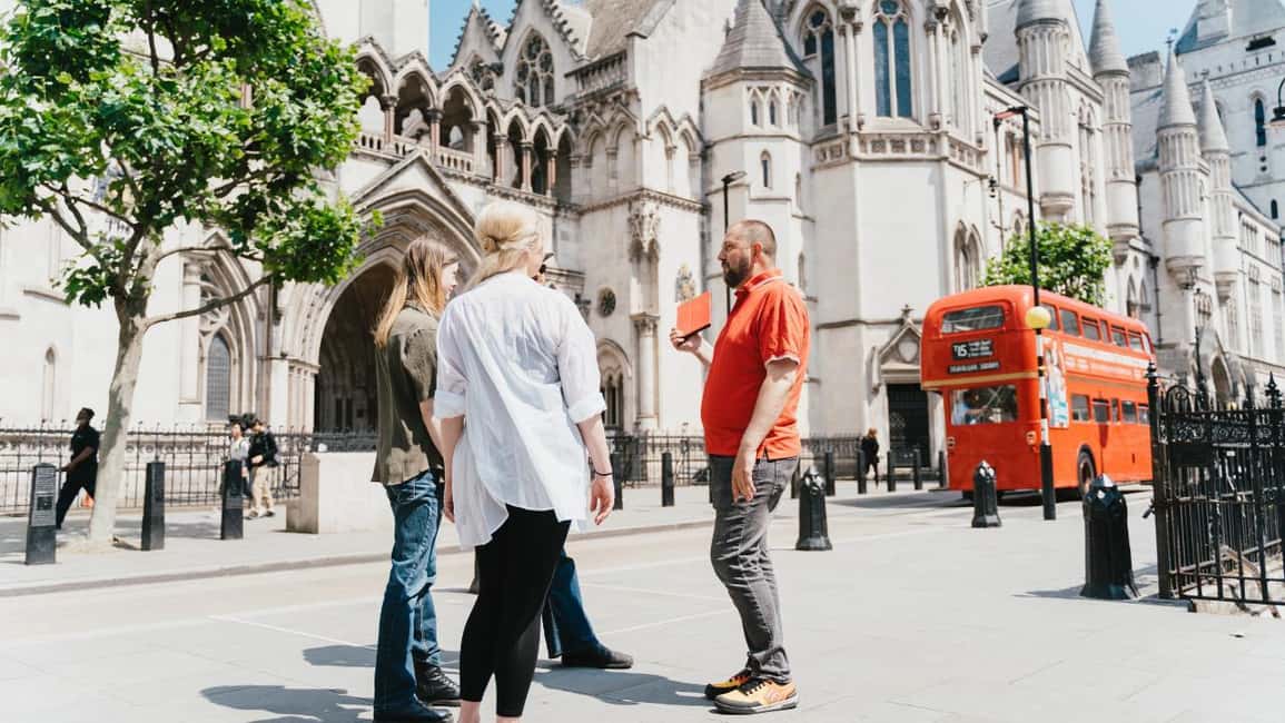 London: Historic City Walking Tour(& Rooftop Garden Access<em>) – Key highlights worth planning for’ /></p>
<ul>
<li><strong>A 3-hour timeline walk</strong> from Roman-era origins through modern London landmarks</li>
<li><strong>Tower Bridge vs London Bridge clarity</strong>, plus the chance to see Tower Bridge open on certain afternoon tours</li>
<li><strong>Landmarks with big-event context</strong>, like St Paul’s Cathedral and the Tower of London</li>
<li><strong>Real City-of-London stops</strong> such as Bank of England vaults and the Royal Exchange area</li>
<li><strong>Rooftop garden finish on Sun/Mon</strong> at The Garden at 120, with sweeping views</li>
</ul>
<h2 id="a-3-hour-timeline-walk-from-roman-london-to-the-tower-skyline">A 3-hour timeline walk from Roman London to the Tower skyline</h2>
<p><img width="1155" height="650" decoding="async" src=