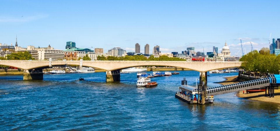London: Historical Walking Tour in Westminster with an APP - What You Really Get From the App: Clarity, Control, and Languages