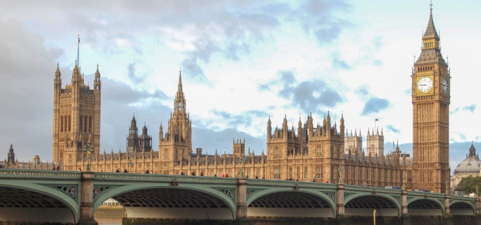 London: Historical Walking Tour in Westminster with an APP - Churchill War Rooms and the Red Telephone Box Photo Moment