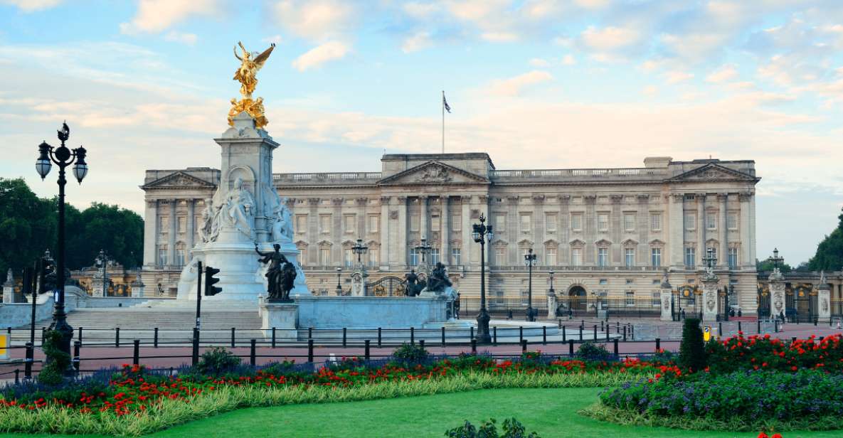 London: Historical Walking Tour in Westminster with an APP - Trafalgar to Admiralty Arch, Then a Rest at St James’s Park