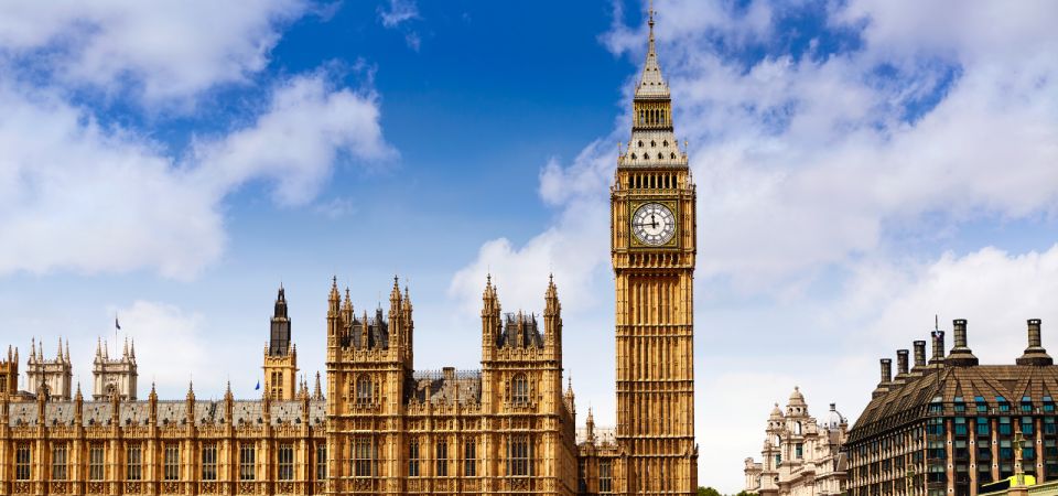 London: Historical Walking Tour in Westminster with an APP - Thames Views and the London Eye on a Real Walking Route