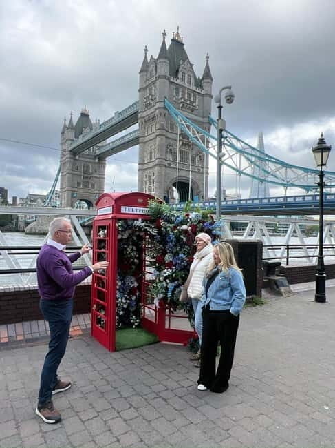 London: Iconic London Taxi Tour - Private 3 hour tour - Royal London, Parliament, and the Photo-Stop Power of Ceremony