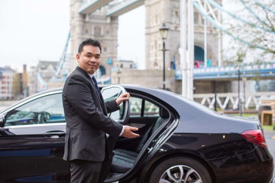 London In One Day Private tour with separate Tour Guide - A private “hit the highlights” day with a Blue Badge guide
