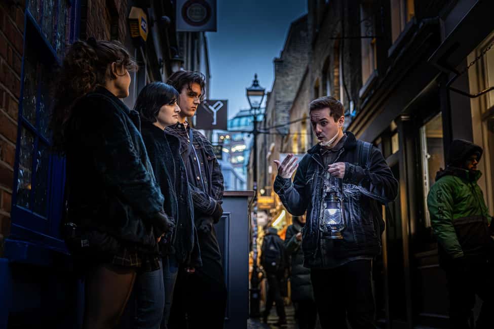 London: Interactive Jack the Ripper Walking Tour - Stop by stop: what each phase of the walk gives you