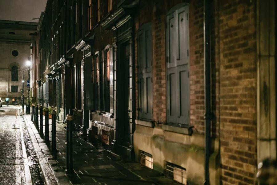 London: Jack the Ripper Tour - Spitalfields Market and Petticoat Lane: understanding the neighborhood behind the headline