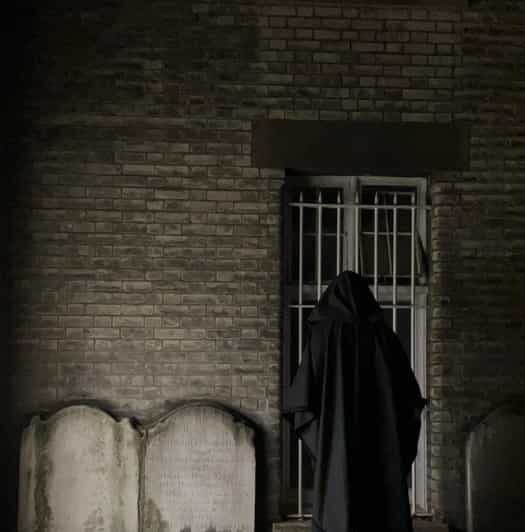 London: Jack the Ripper Tour and Underground Prison in Spanish - The Ten Bells Area: A Stop That Turns Corners Into Clues