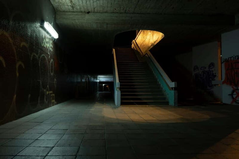 London: Jack the Ripper Tour and Underground Prison in Spanish - Smithfield Market: A Strong Link Between Dark Events and Public Space
