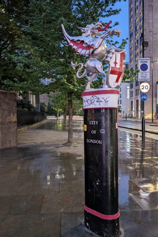 London: Jack the Ripper Tour in Spanish - The Spanish Guide Experience: Carmen’s Style Makes a Difference