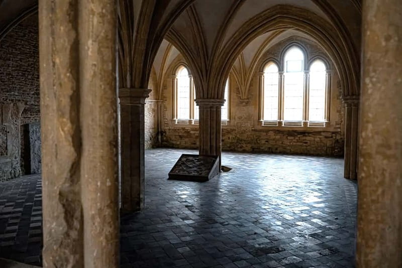 London: Lacock & The Cotswolds Harry Potter Small Group Tour - Gloucester Cathedral: Gothic halls that match the Hogwarts vibe