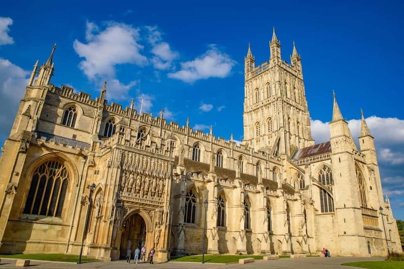 London: Lacock & The Cotswolds Harry Potter Small Group Tour - Meet at Vauxhall Bridge Rd: the start feels organized, not chaotic
