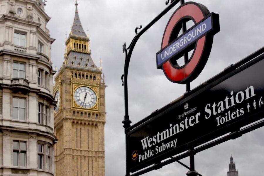 London Must-See 3 Hours Walking Tour - Whitehall’s formal blocks: Downing Street and Horse Guards Parade