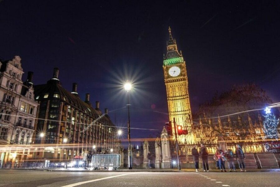 London Must-See Attractions Walking Tour with a Guide - Big Ben and the Thames: your first fast layer of London