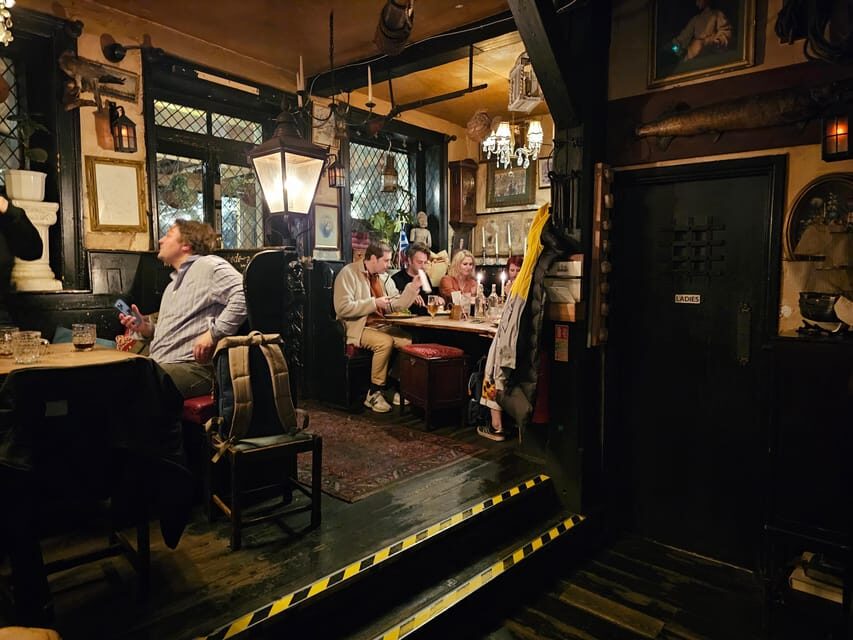 London: Pilgrims and Pirates Historical Pub Tour - Getting Started at Railway Avenue and Rotherhithe