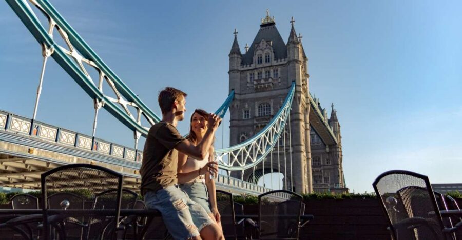 London: Private City Kickstart Walking Tour - London Bridge to Borough Market: a riverfront sampler with variety