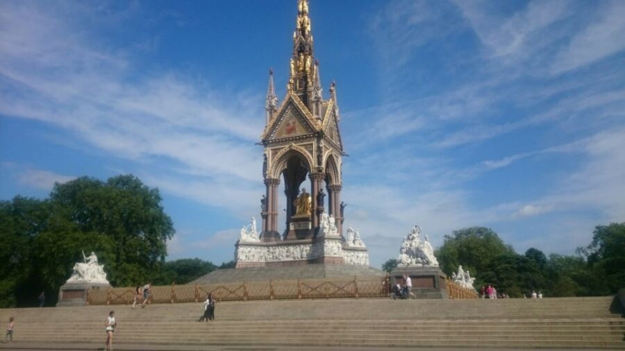 London: Private City Tour - The Royal and Historic Loop: Tower of London, Royal Albert Hall, Harrods, and Buckingham