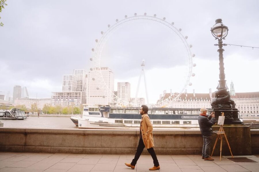 London: Private Photography with Professional Photographer - Tower Bridge route: getting more than the obvious shot