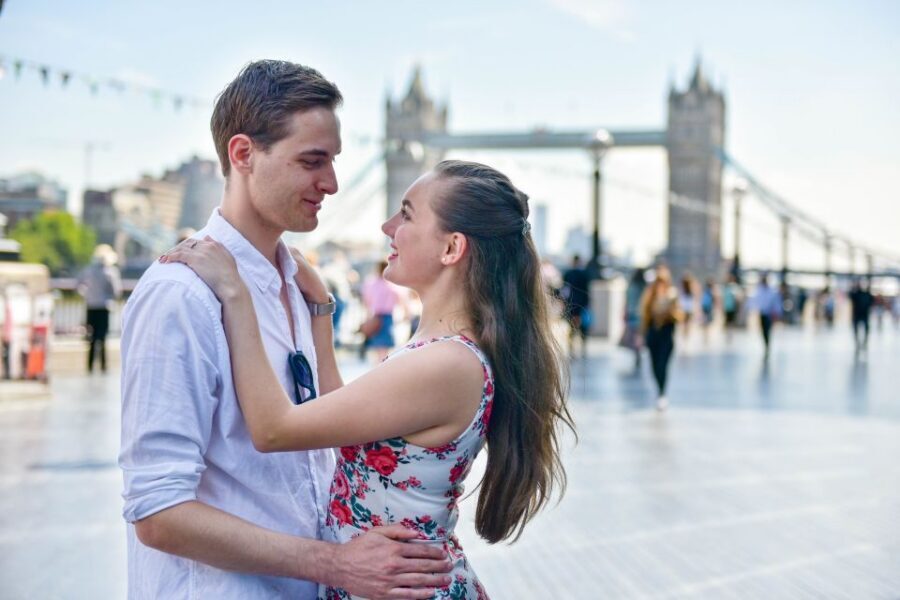 London: Professional Private Photoshoot and Edited Photos - A private photo walk built around St Paul’s and Tower Bridge