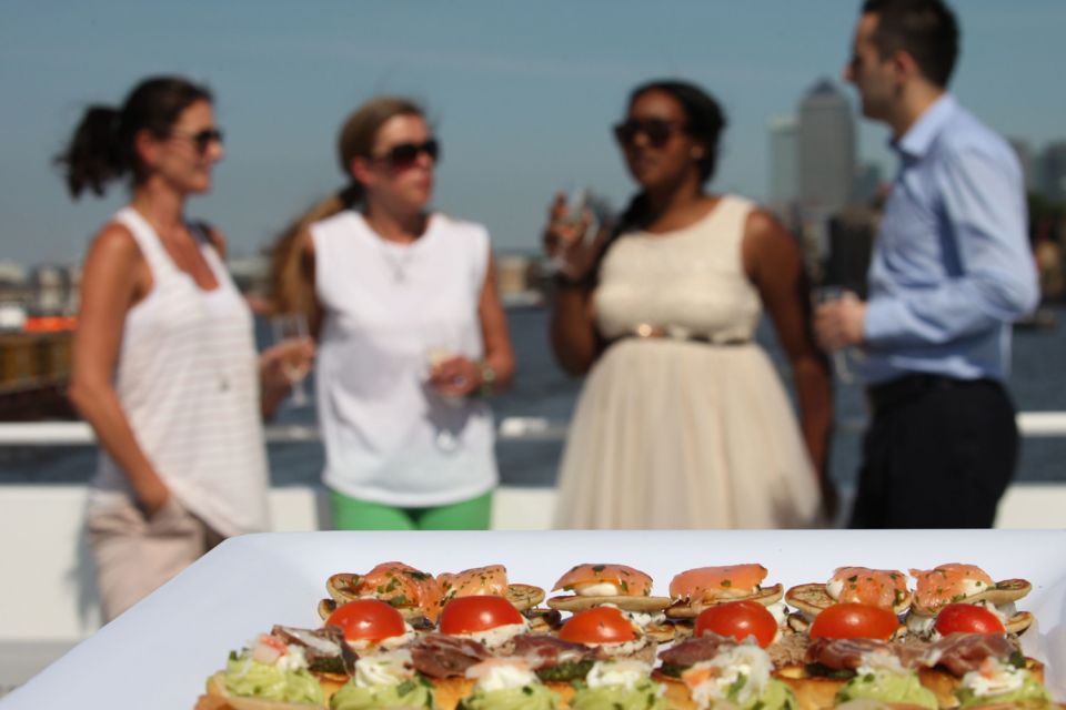 London: River Thames Evening Cruise with Bubbly and Canapés - Value check: why $37 feels fair for the right traveler