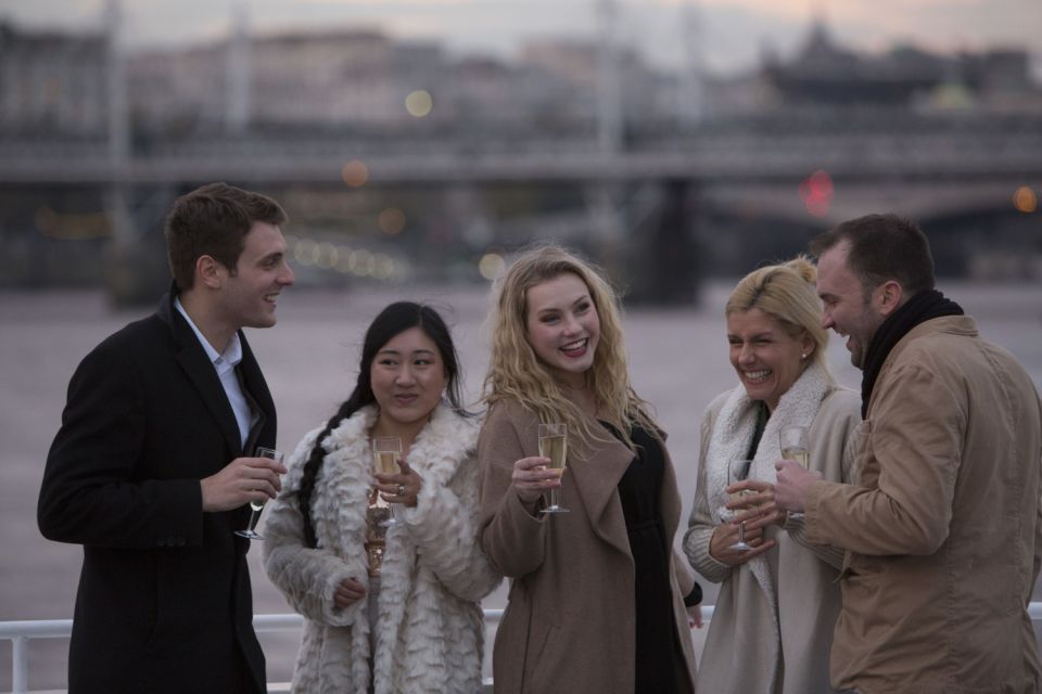 London: River Thames Evening Cruise with Bubbly and Canapés - Your Thames route: London Eye lights, Parliament glow, Tower Bridge, Canary Wharf