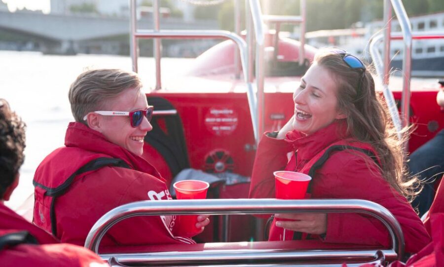 London: River Thames Sunset Speedboat Experience with Drink - St Paul’s, Shakespeare’s Globe, and London Bridge in a single momentum run
